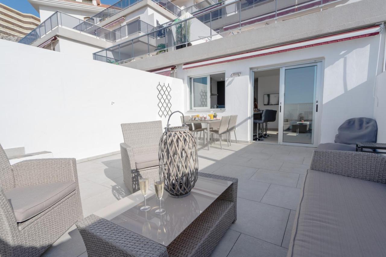Luxurious With Large Terrace And Sea Views Appartement