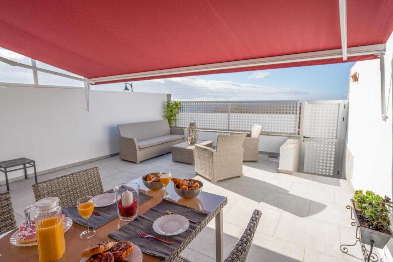 Luxurious With Large Terrace And Sea Views *